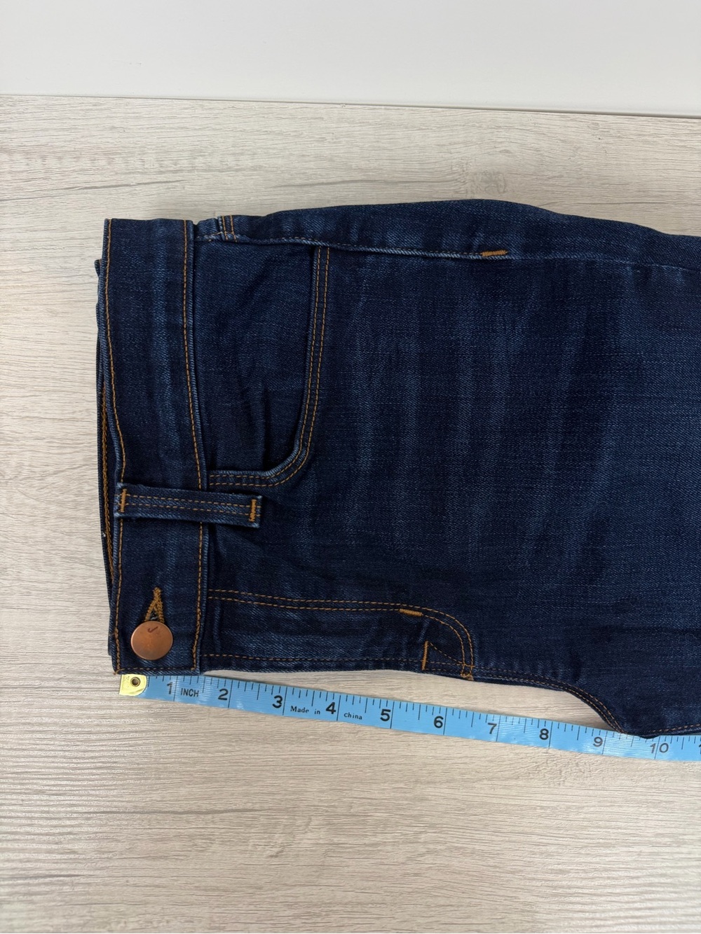 J Brand Mid-Rise Stove Pipe Skinny Jeans in Ignite, Size 29 - Picture 12 of 14